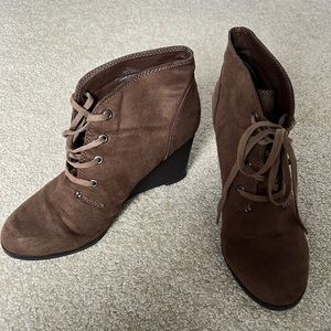 BROWN WEDGE BOOTIES